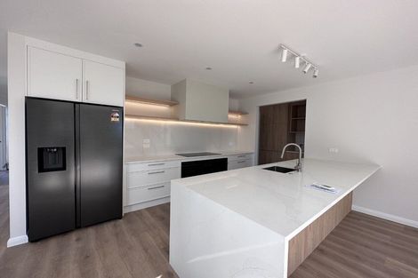 Photo of property in 12 Catalina Avenue, Rosehill, 2113