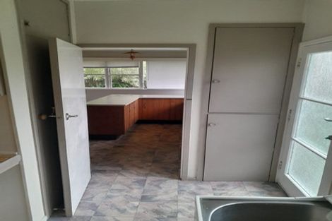 Photo of property in 35 Holland Road, Hillcrest, Auckland, 0627