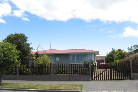 Photo of property in 17 Lamorna Road, Parklands, Christchurch, 8083