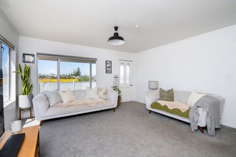 Photo of property in 2/64 The Esplanade, Westshore, Napier, 4110
