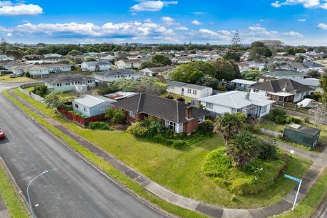 Photo of property in 32 Ashgrove Road, Mangere, Auckland, 2022