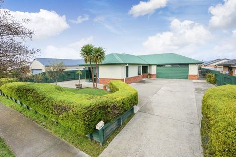 Photo of property in 8 Fernlea Avenue, Kelvin Grove, Palmerston North, 4414