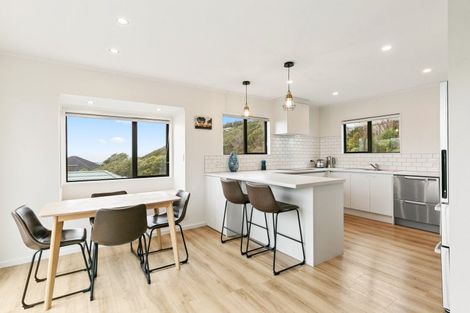 Photo of property in 7b Becker Way, Karori, Wellington, 6012