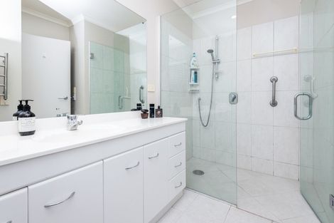 Photo of property in 17a Drake Street, Howick, Auckland, 2014