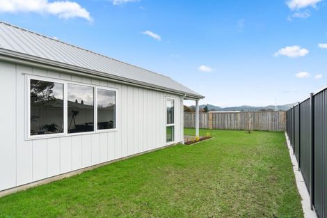 Photo of property in 21 Hereford Drive, Carterton, 5713