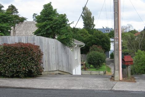 Photo of property in 1/12 Selwyn Crescent, Forrest Hill, Auckland, 0620