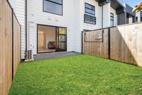 Photo of property in 20 Rauemi Way, Te Atatu South, Auckland, 0610