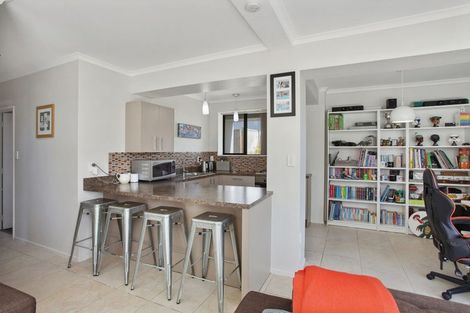 Photo of property in 21 Waller Avenue, Bucklands Beach, Auckland, 2012