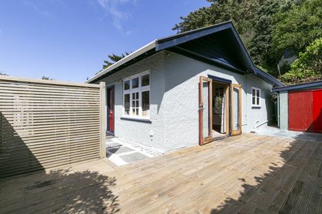 Photo of property in 120a Breaker Bay Road, Breaker Bay, Wellington, 6022