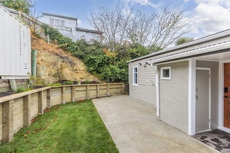 Photo of property in 112b Newlands Road, Newlands, Wellington, 6037