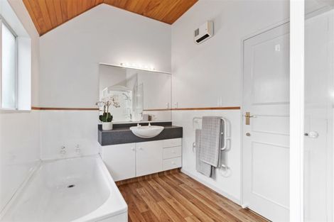 Photo of property in 2/15 Jamell Place, Avonhead, Christchurch, 8042