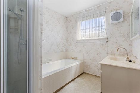 Photo of property in 10 Dunrobin Place, Avonhead, Christchurch, 8042