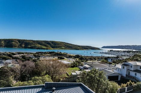 Photo of property in 8a Kiriwai Road, Paremata, Porirua, 5024