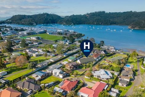 Photo of property in 127 Albert Street, Whitianga, 3510