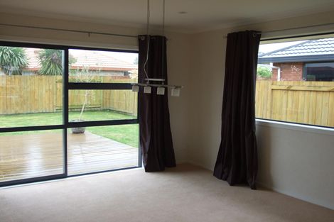 Photo of property in 21 Boston Parade, Kelvin Grove, Palmerston North, 4414