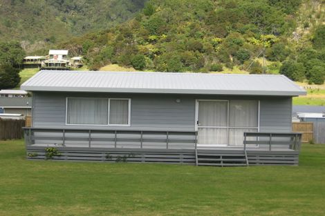 Photo of property in 16 Pauanui Beach Road, Pauanui, Hikuai, 3579