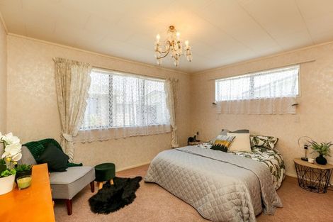 Photo of property in 13 Karamu Street, Strandon, New Plymouth, 4312