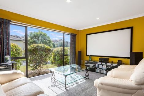 Photo of property in 5 Gybe Place, Whitby, Porirua, 5024