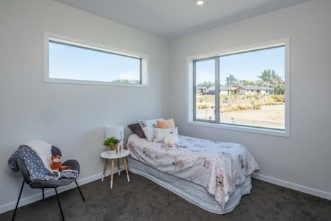 Photo of property in 1 Lamont Place, Waikanae, 5036