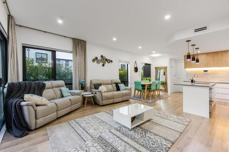 Photo of property in 8 Windlass Street, Long Bay, Auckland, 0630