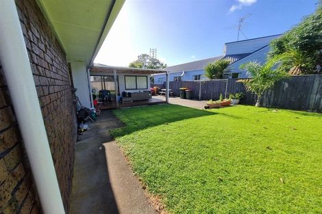 Photo of property in 45 Sunderlands Road, Half Moon Bay, Auckland, 2012