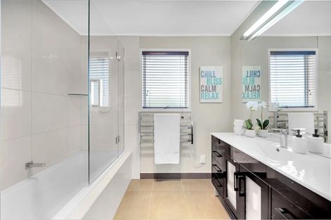 Photo of property in 23 Marvon Downs Avenue, Pakuranga Heights, Auckland, 2010