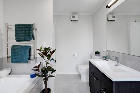 Photo of property in 39a Ainslee Street, Highlands Park, New Plymouth, 4312