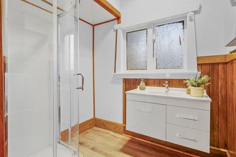 Photo of property in 94 Rattray Street, Riccarton, Christchurch, 8041