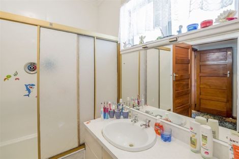 Photo of property in 22 George Street, Levin, 5510