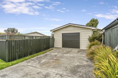 Photo of property in 44 Norfolk Crescent, Otaki Beach, Otaki, 5512