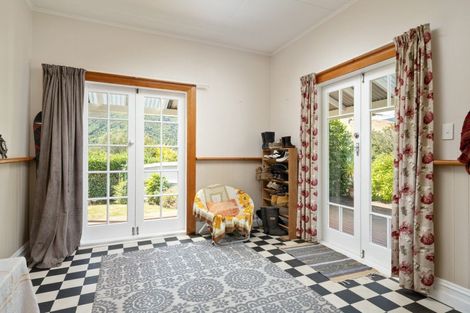 Photo of property in 13 Main Rd Havelock, Havelock, 7100