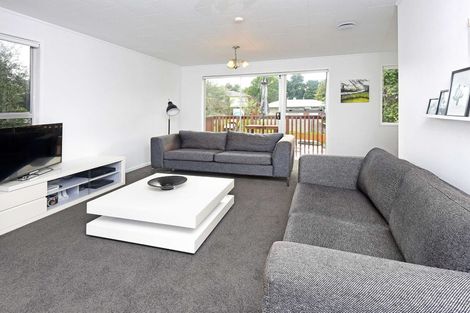 Photo of property in 16 Temuri Place, Glendene, Auckland, 0602