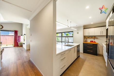 Photo of property in 8a Glen Iris Grove, Woburn, Lower Hutt, 5010