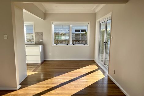 Photo of property in 2/55 Aramoana Avenue, Devonport, Auckland, 0624