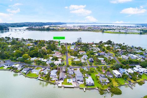 Photo of property in 28 Ferry Parade, Herald Island, Auckland, 0618