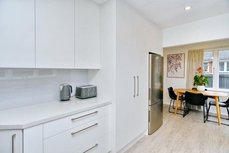 Photo of property in 2/21 Dunedin Street, Redwood, Christchurch, 8051