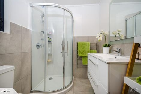 Photo of property in 25 Broadfield Street, Massey, Auckland, 0614