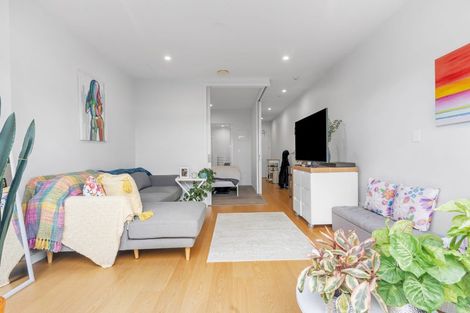 Photo of property in Frank Sargeson Apts, 5/74g Anzac Street, Takapuna, Auckland, 0622