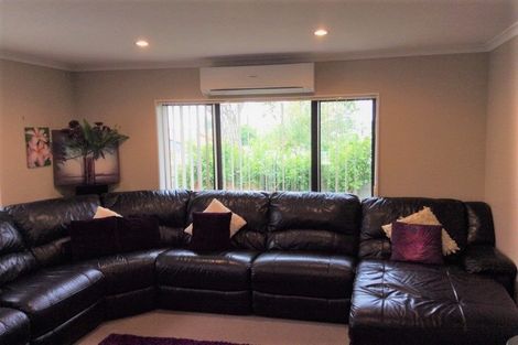 Photo of property in 18a Nicola Place, Mangere, Auckland, 2022