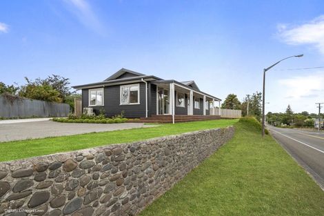 Photo of property in 66 Bridge Street, Bulls, 4818
