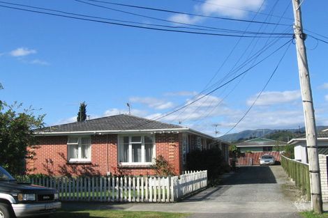 Photo of property in 2/6 Oxford Crescent, Ebdentown, Upper Hutt, 5018