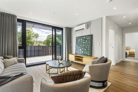 Photo of property in 1/219 Lake Road, Belmont, Auckland, 0622