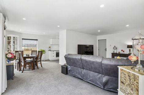 Photo of property in 116a Queen Street, Waiuku, 2123