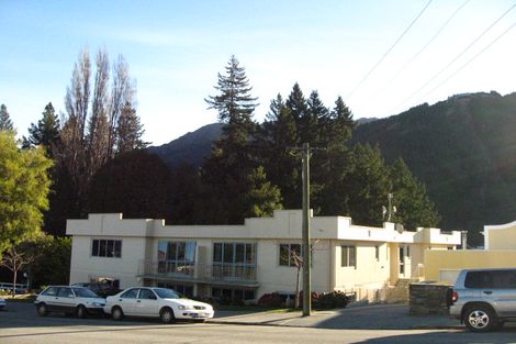 Photo of property in 10 Frankton Road, Queenstown, 9300