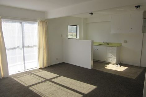 Photo of property in 103f2 Rongotai Road, Kilbirnie, Wellington, 6022