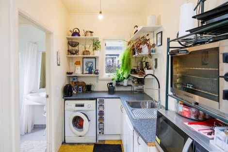 Photo of property in 85 Shamrock Street, Takaro, Palmerston North, 4412