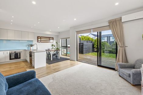 Photo of property in 7/46 Jane Maree Road, Kumeu, 0810