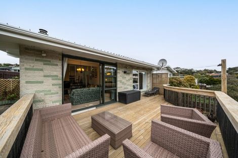 Photo of property in 17 Silverbirch Grove, Churton Park, Wellington, 6037