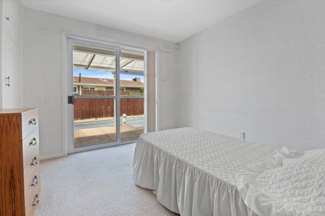 Photo of property in 37 Frensham Crescent, Woolston, Christchurch, 8062