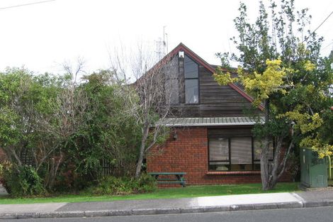 Photo of property in 41 Lyndhurst Road, Te Atatu South, Auckland, 0610